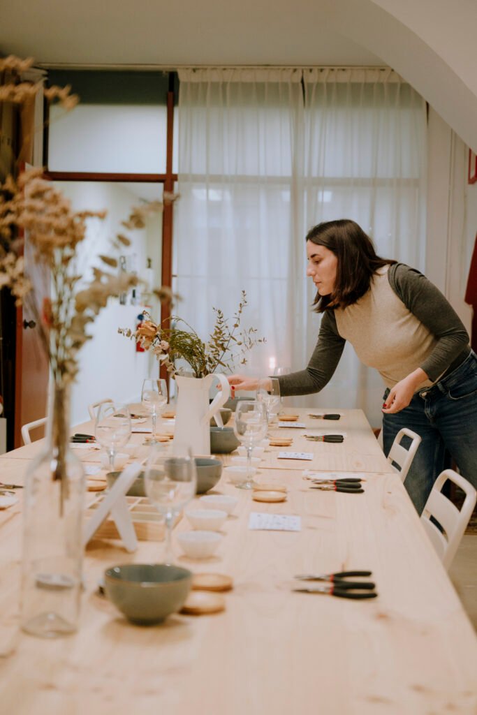 Taller Joietes i Vi a la Taula Espai Creatiu