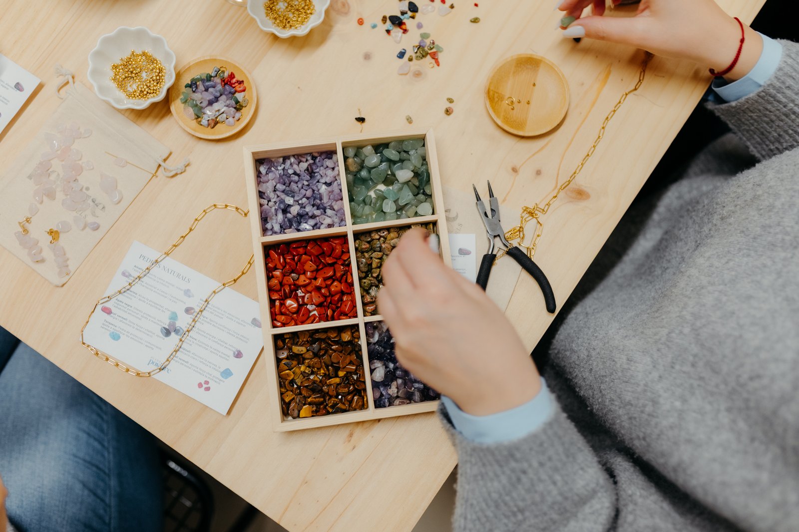 tallers de manualitats per adults en un espai creatiu a Granollers
