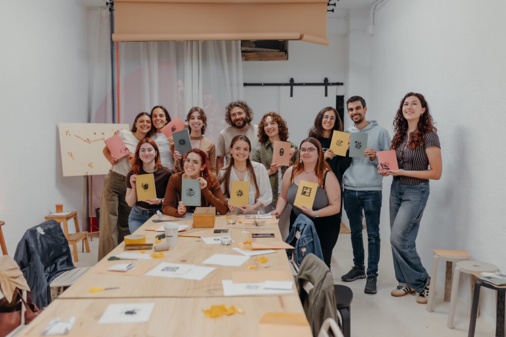 crear juntes la taula espai creatiu